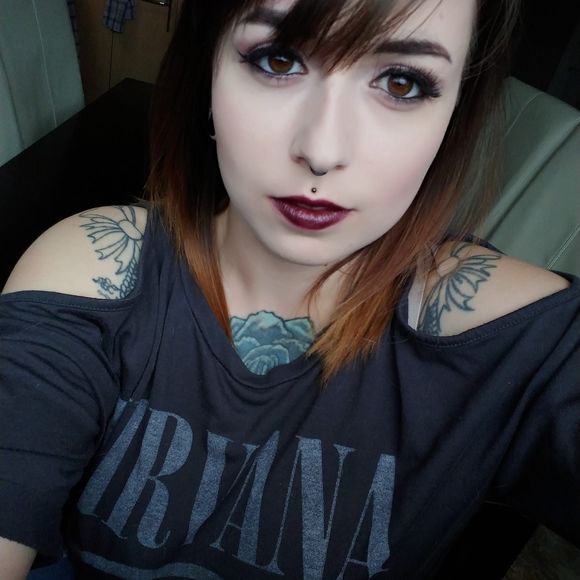 Meet your Posher, Joany - Picture 1 of 1